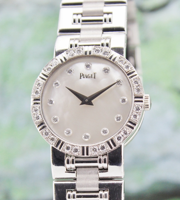 (image for) A 18K WHITE GOLD PIAGET DANCER LADY WATCH